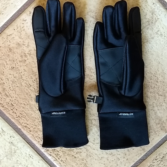 Seirus All Weather Gloves - Picture 4 of 8